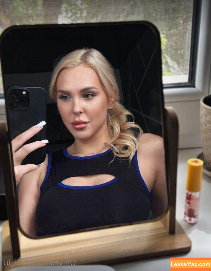 lii_lu /  leaked photo photo #0007