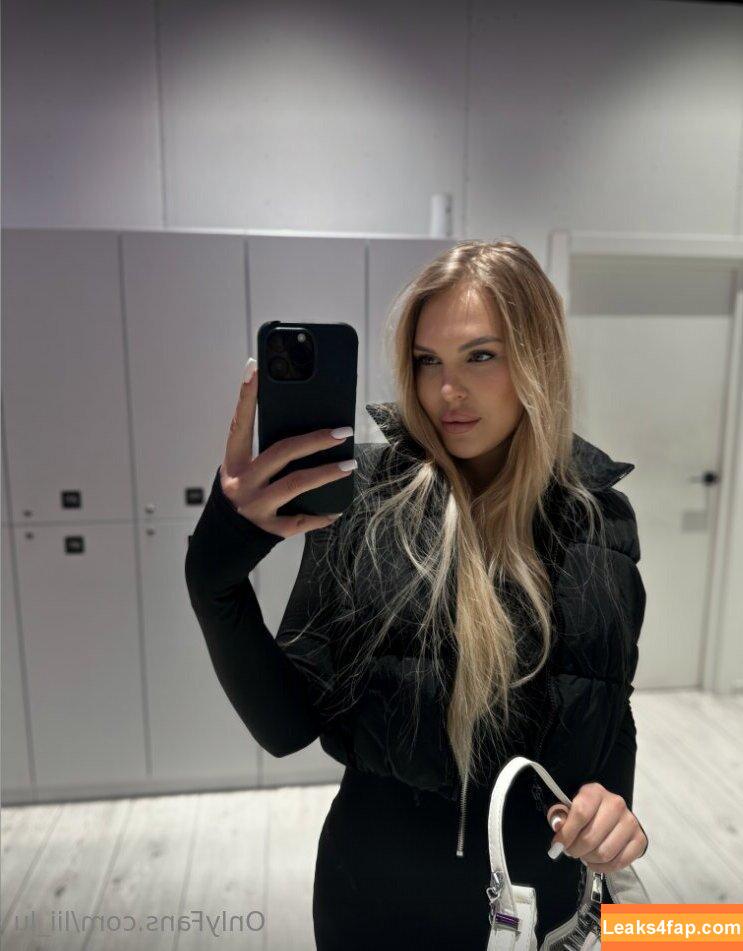 lii_lu /  leaked photo photo #0018