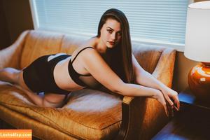 Lillias Right фото #0101