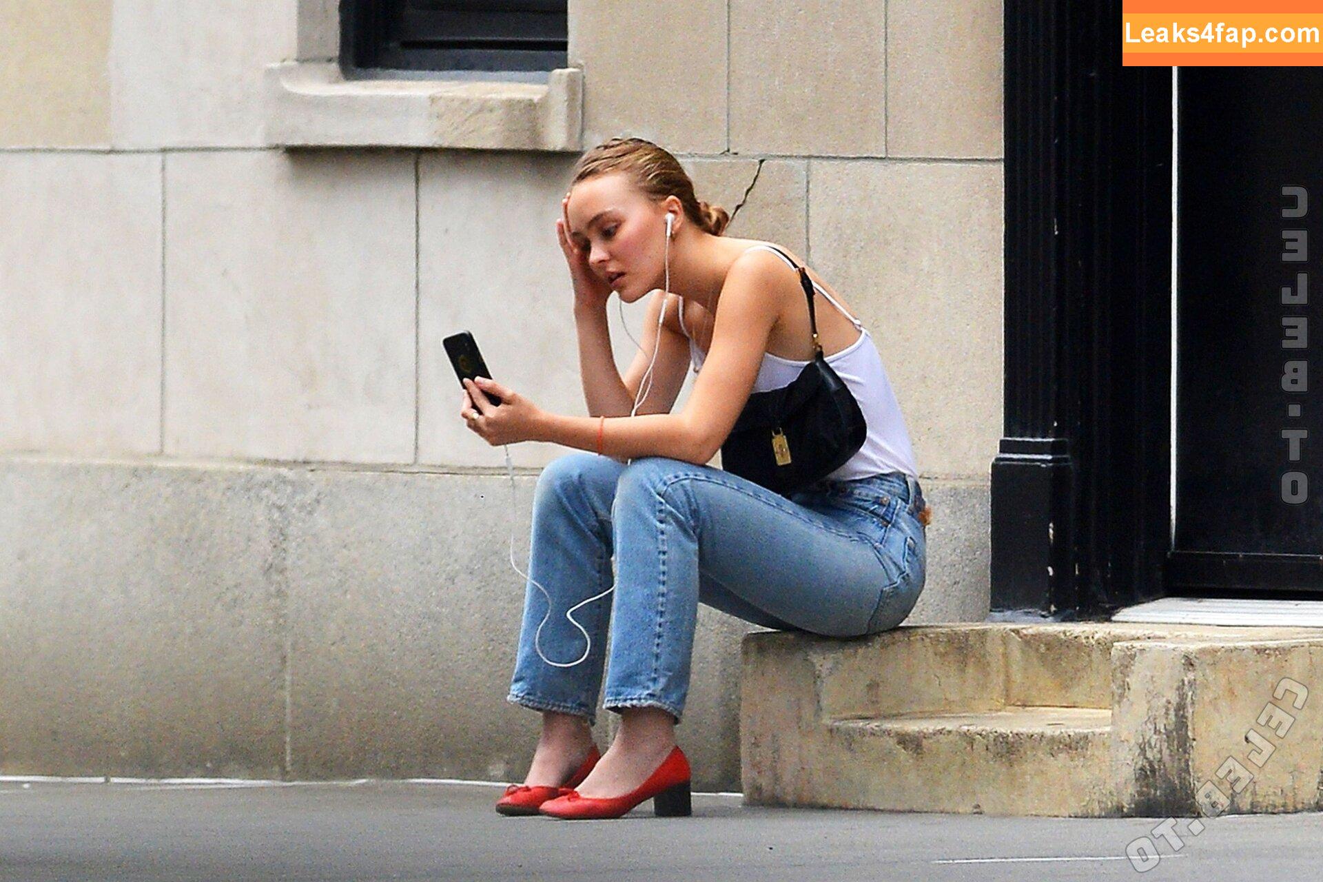 Lily-Rose Depp / LilyRoseMDepp / LilyRoseMelDepp / https: / lilyrose_depp слитое фото фото #0020