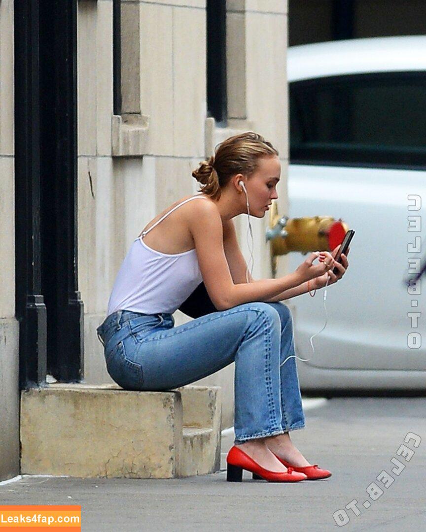 Lily-Rose Depp / LilyRoseMDepp / LilyRoseMelDepp / https: / lilyrose_depp слитое фото фото #0023