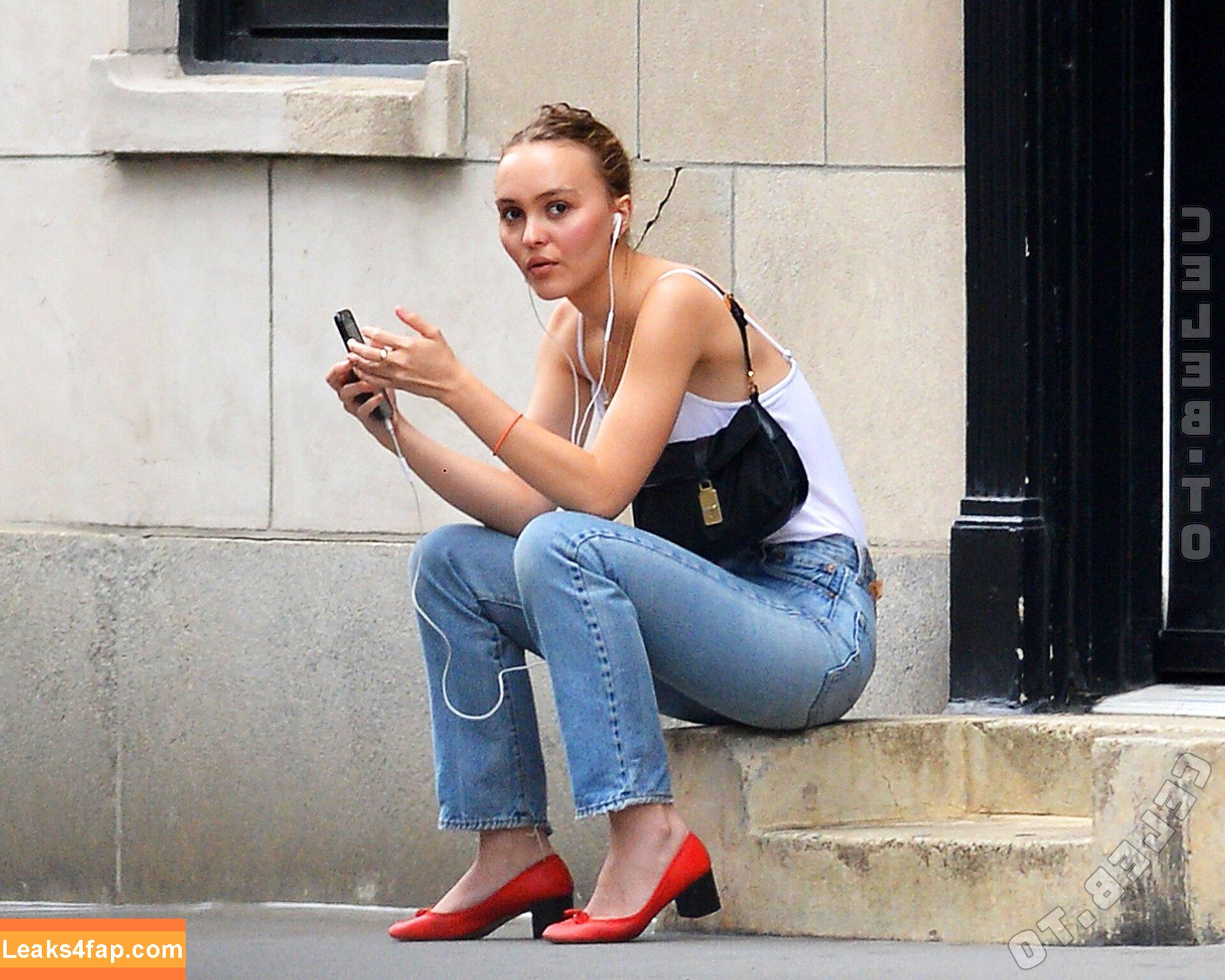 Lily-Rose Depp / LilyRoseMDepp / LilyRoseMelDepp / https: / lilyrose_depp слитое фото фото #0026