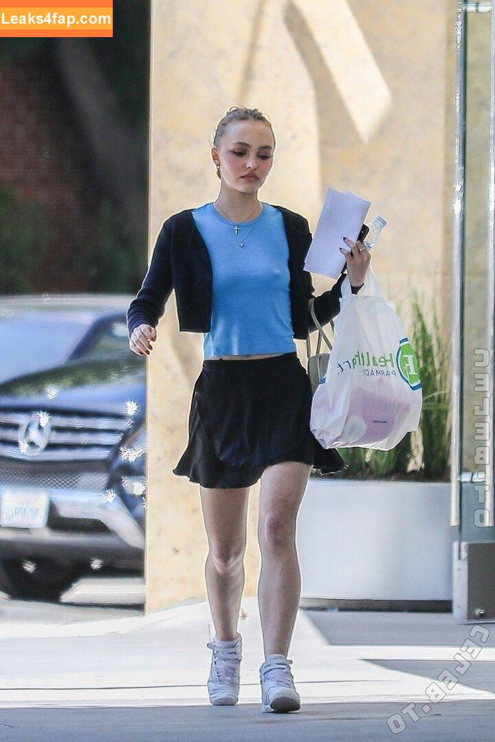 Lily-Rose Depp / LilyRoseMDepp / LilyRoseMelDepp / https: / lilyrose_depp слитое фото фото #0039