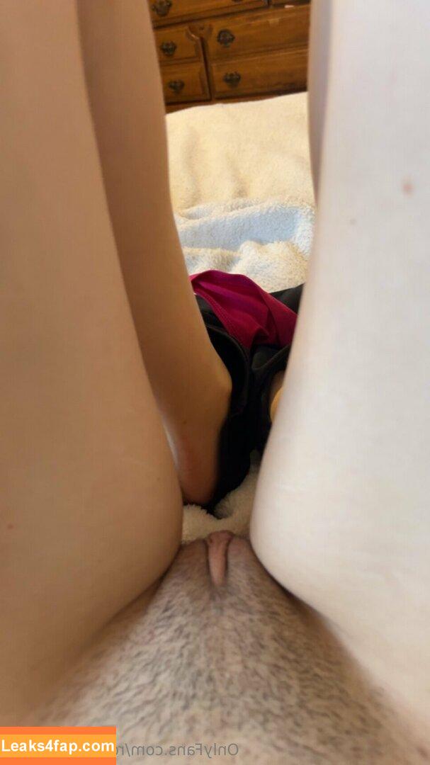lilyrose / lilyrrrose1 / lilyrrrosee / rosiebear_1055 leaked photo photo #0010
