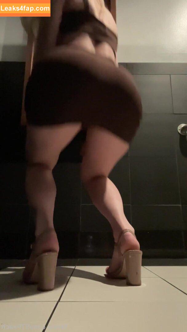 Lisapeach / lcpeachez88 / lisapeachy leaked photo photo #0003