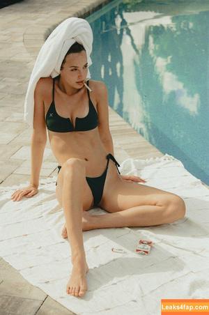 Maggie Sambrook photo #0098