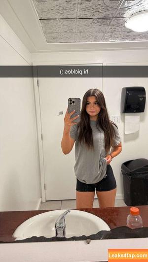 Mikayla Campinos фото #0026