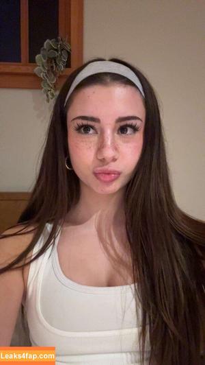 Mikayla Campinos фото #0197