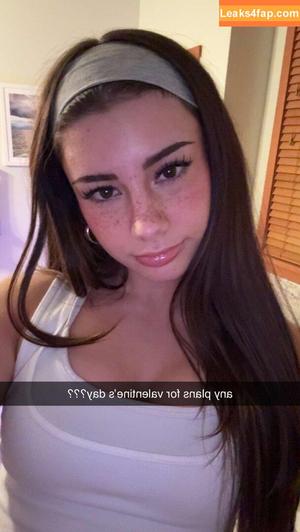 Mikayla Campinos фото #0198