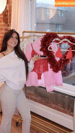 Mikayla Campinos фото #0260