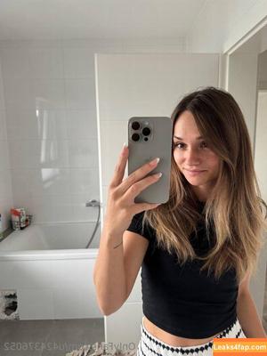 monamystery photo #0023