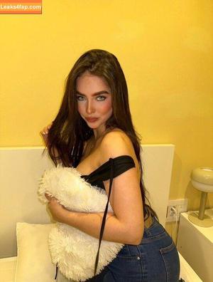 Sabrina Salvatierra photo #0032