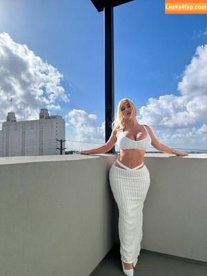 Savannah Bond photo #0075
