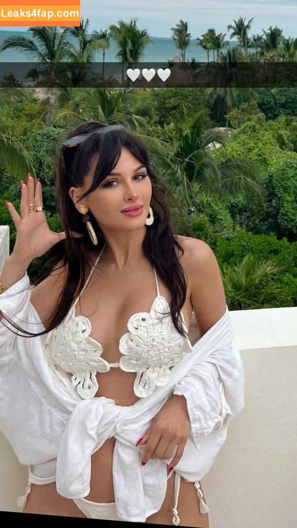 Sssniperwolf leaked photo photo #0021