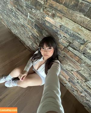 SweetOlivia19 photo #0037