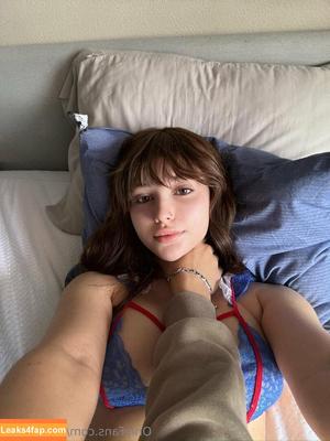 Tayler Hills photo #0004