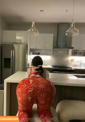 Tayler Hills photo #0055