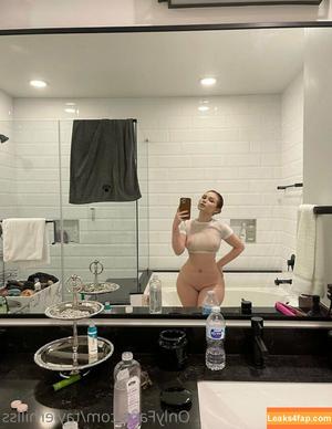 Tayler Hills photo #0072