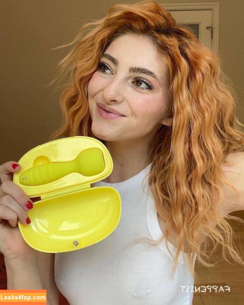 Willow Shields / willowshields leaked photo photo #0043