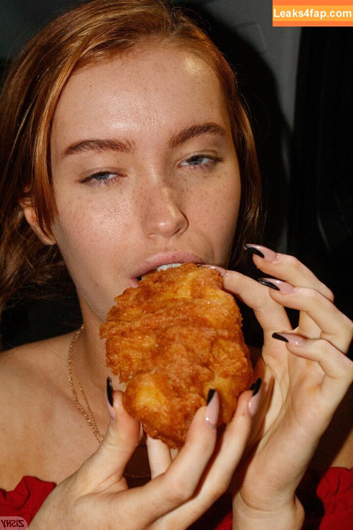 Zoey Luna / bbybratzo / thegoldengilf / zoeyyluna leaked photo photo #0028