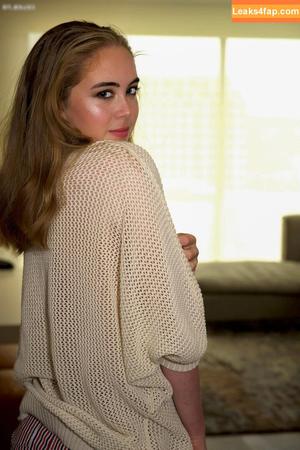 Grace Charis photo #0100