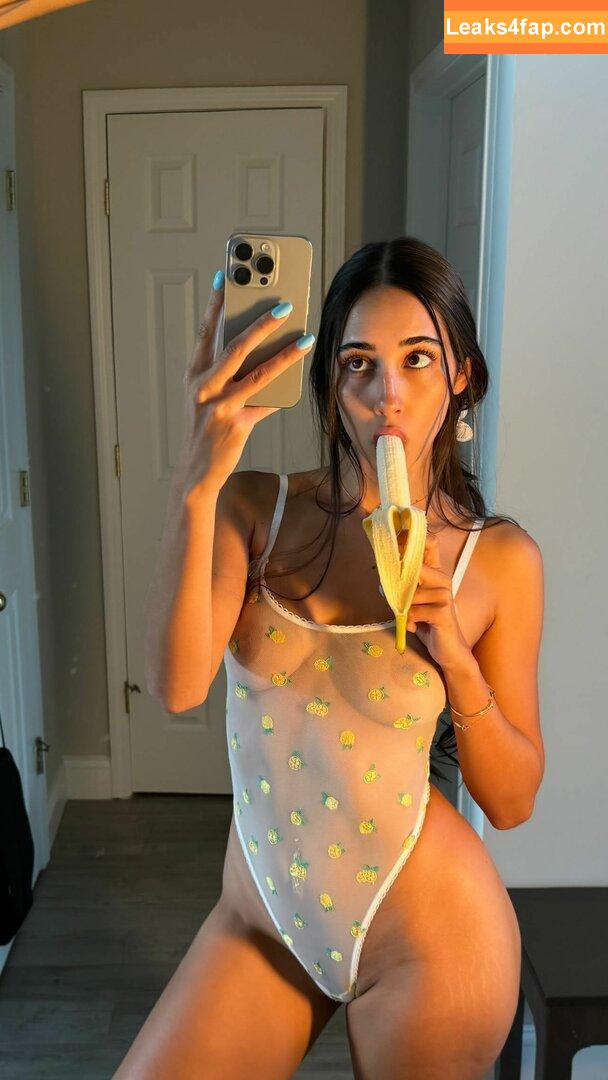 Izzy Green / Lazybutnotwithyou / abellaskies / izzygreen / izzyygreenn.xo leaked photo photo #0142