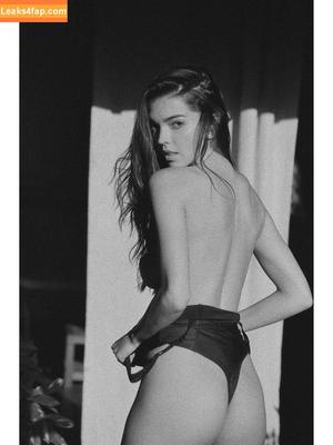 Colleen Cole photo #0030