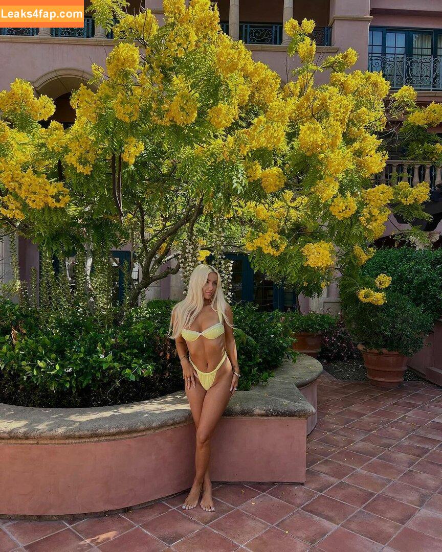 Tana Mongeau / tanamongeau слитое фото фото #0001