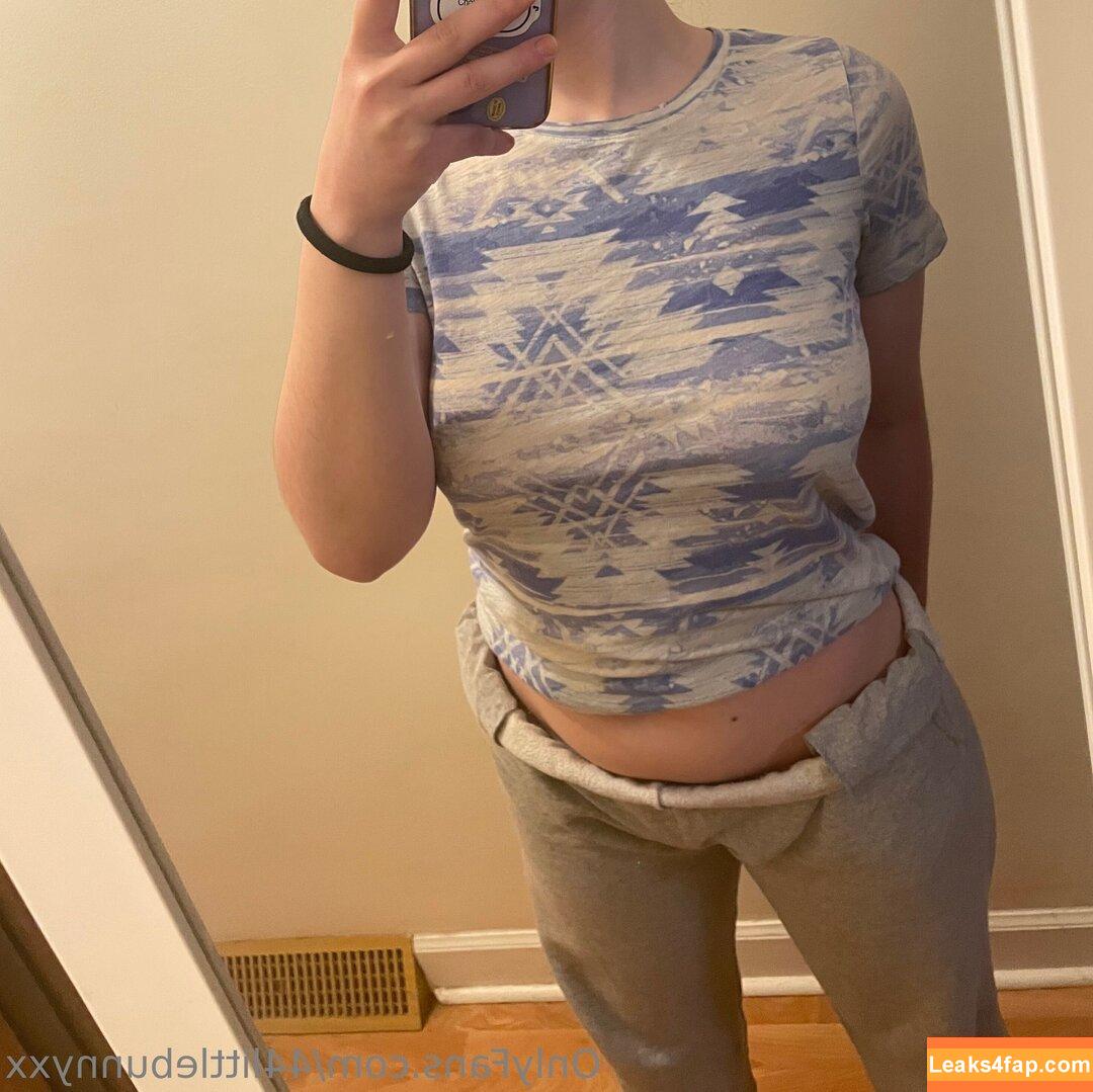 44littlebunnyxx /  leaked photo photo #0027