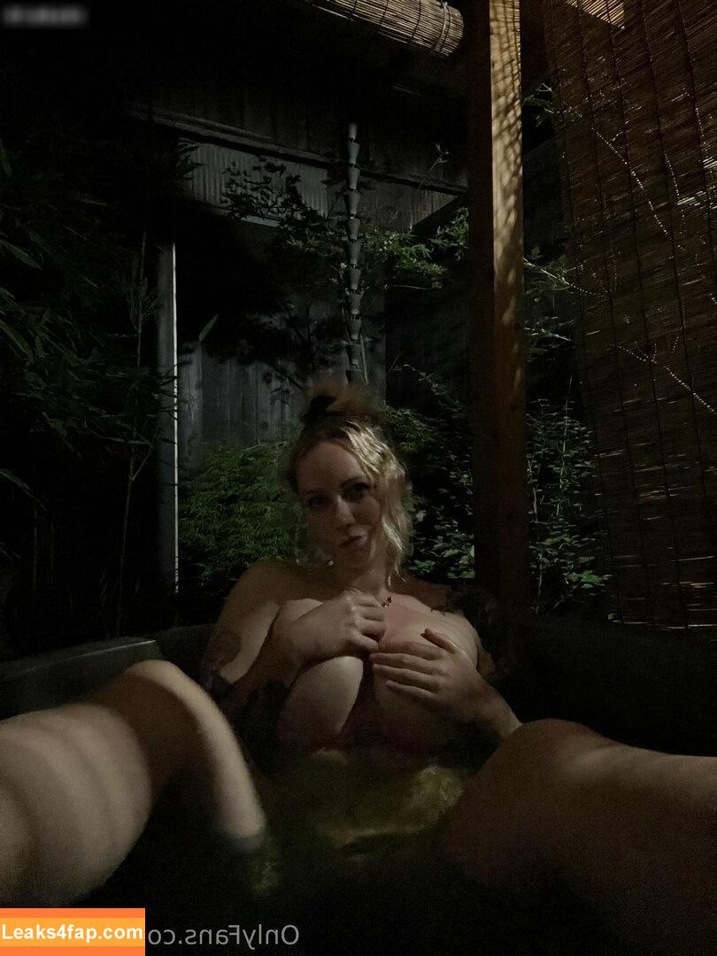 Loonakia /  leaked photo photo #0073