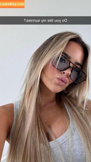 Emily Elizabeth photo #0123