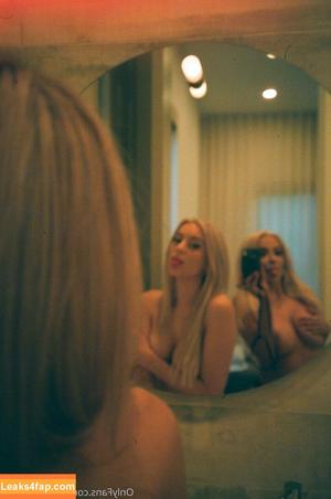 Tana Mongeau photo #0013
