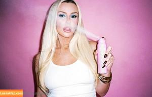 Tana Mongeau photo #0025