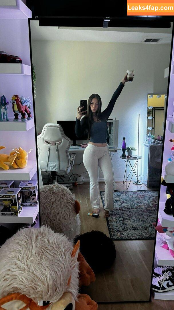 sophieraiin /  leaked photo photo #0057