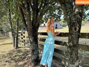 Willow Hand photo #0158