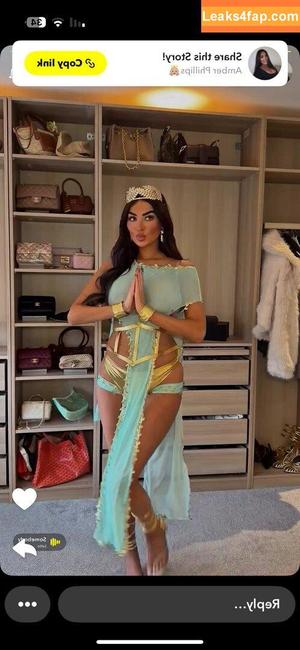 Amber Phillips фото #0004