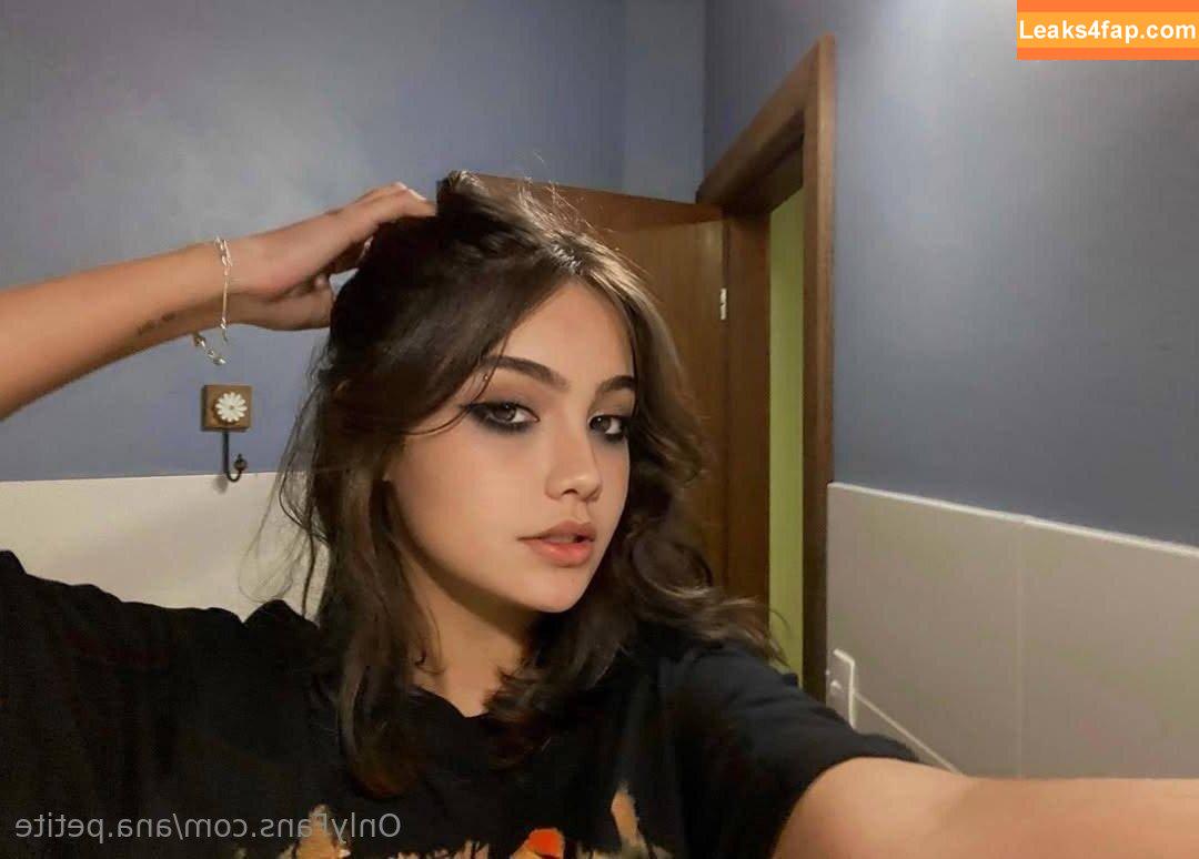 ana.petite / annapetite leaked photo photo #0012