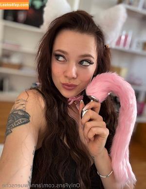 Anne Wünsche photo #0076