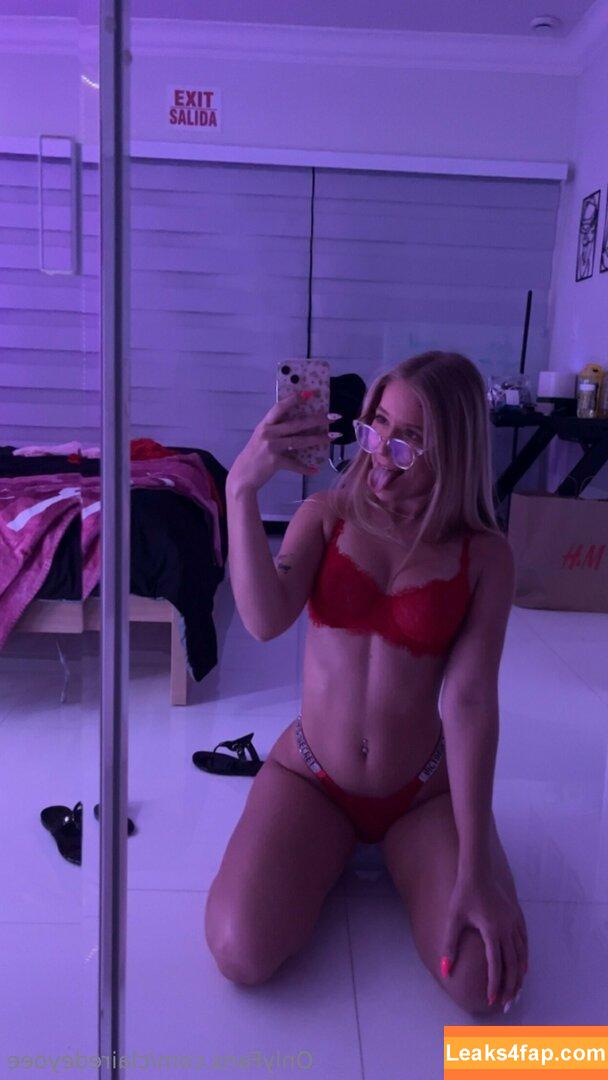Clairedeyoee / Claire Lizzy leaked photo photo #0004