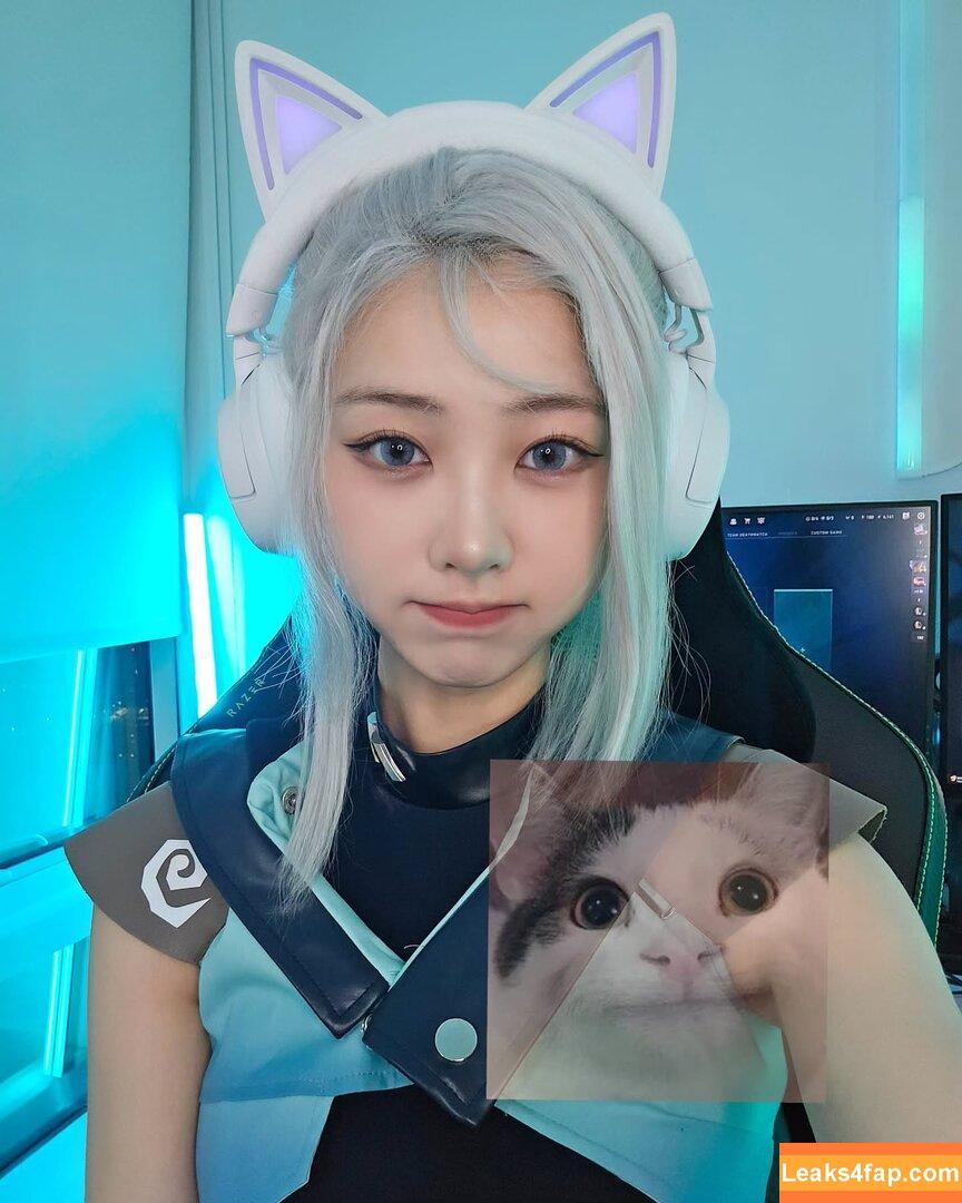 dear.chuu / dearchuutoro leaked photo photo #0010