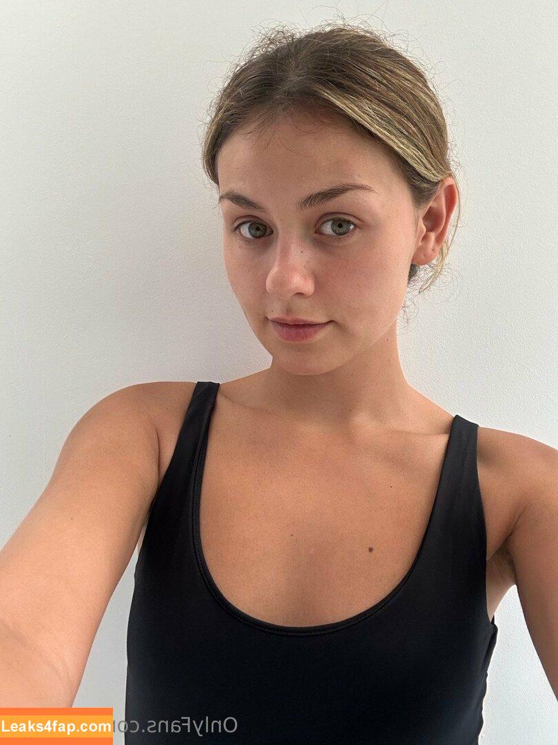emilauri / emi.lauri leaked photo photo #0027
