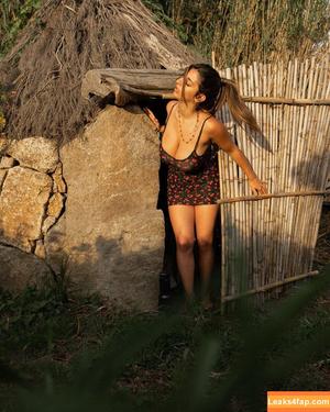 Ika Dauria photo #0018