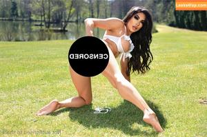 Jada Cameo photo #0019