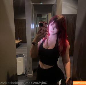 jennkindaexists photo #0029