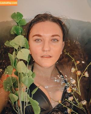 Kerry Carmody photo #0092