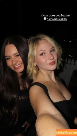 Lily Brooks O’Briant photo #0002