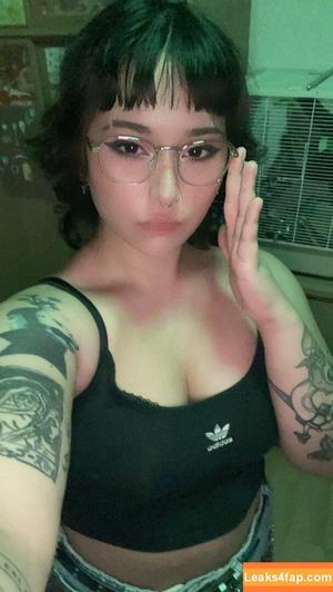 linneathecake photo #0006
