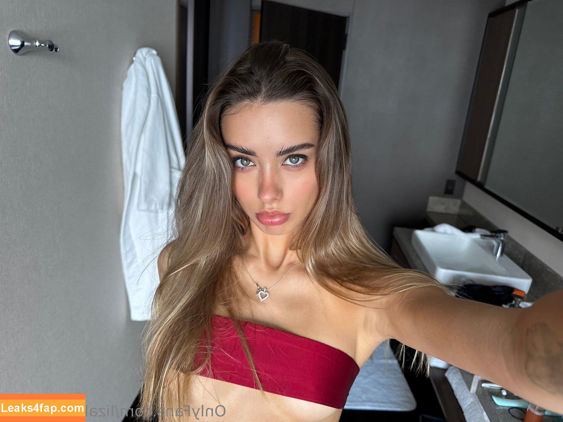 lizakovalenkoo /  leaked photo photo #0023