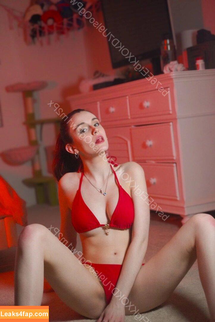Maggie Roscher / Magazine.rooster слитое фото фото #0012