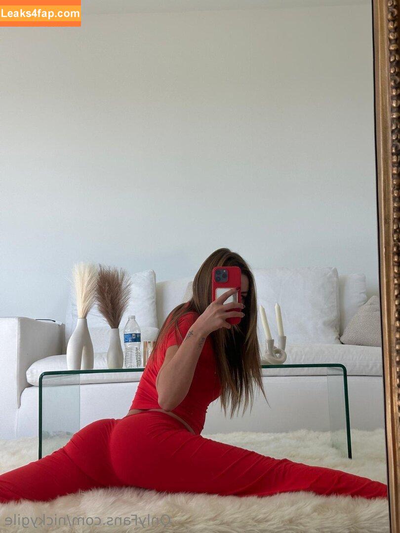 nickygile /  leaked photo photo #0012